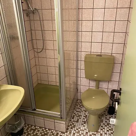 1 Bett In Ehemaligem Fur Kurz Oder Lang *
